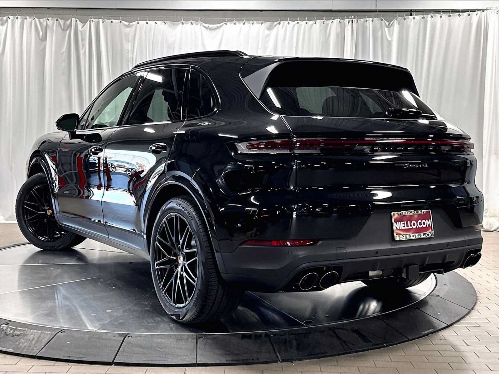 New 2026 Porsche Cayenne AWD/4WD image 3