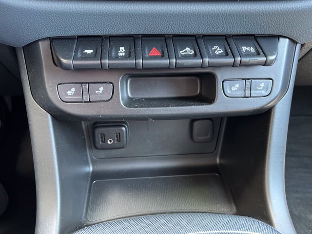 Used 2022 Chevrolet Colorado Z71 AWD/4WD image 29