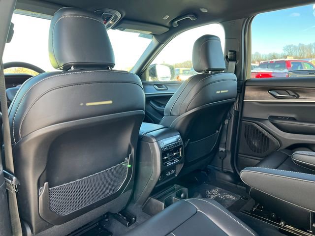 New 2025 Jeep Grand Cherokee L Limited image 34