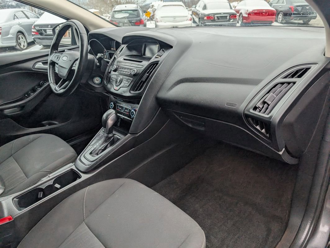 Used 2017 Ford Focus SE w/ Cold Weather Package image 21