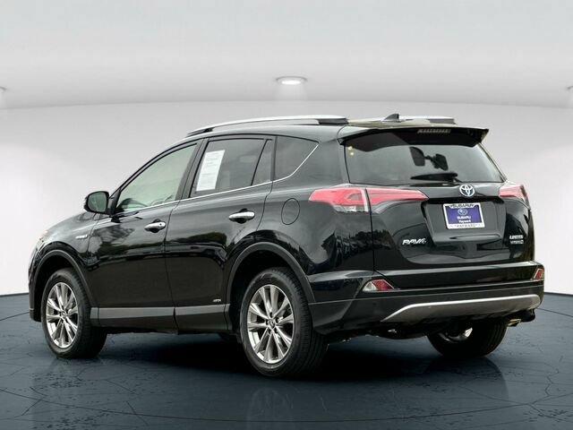 Used 2018 Toyota RAV4 Limited AWD/4WD image 4