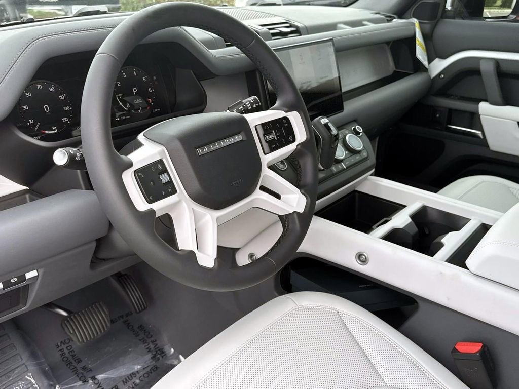 New 2025 Land Rover Defender 110 S image 29
