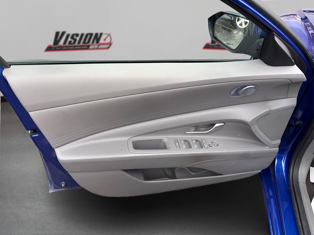 Certified 2024 Hyundai Elantra SE image 23