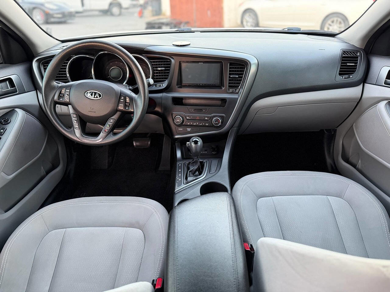 Used 2011 Kia Optima LX image 16