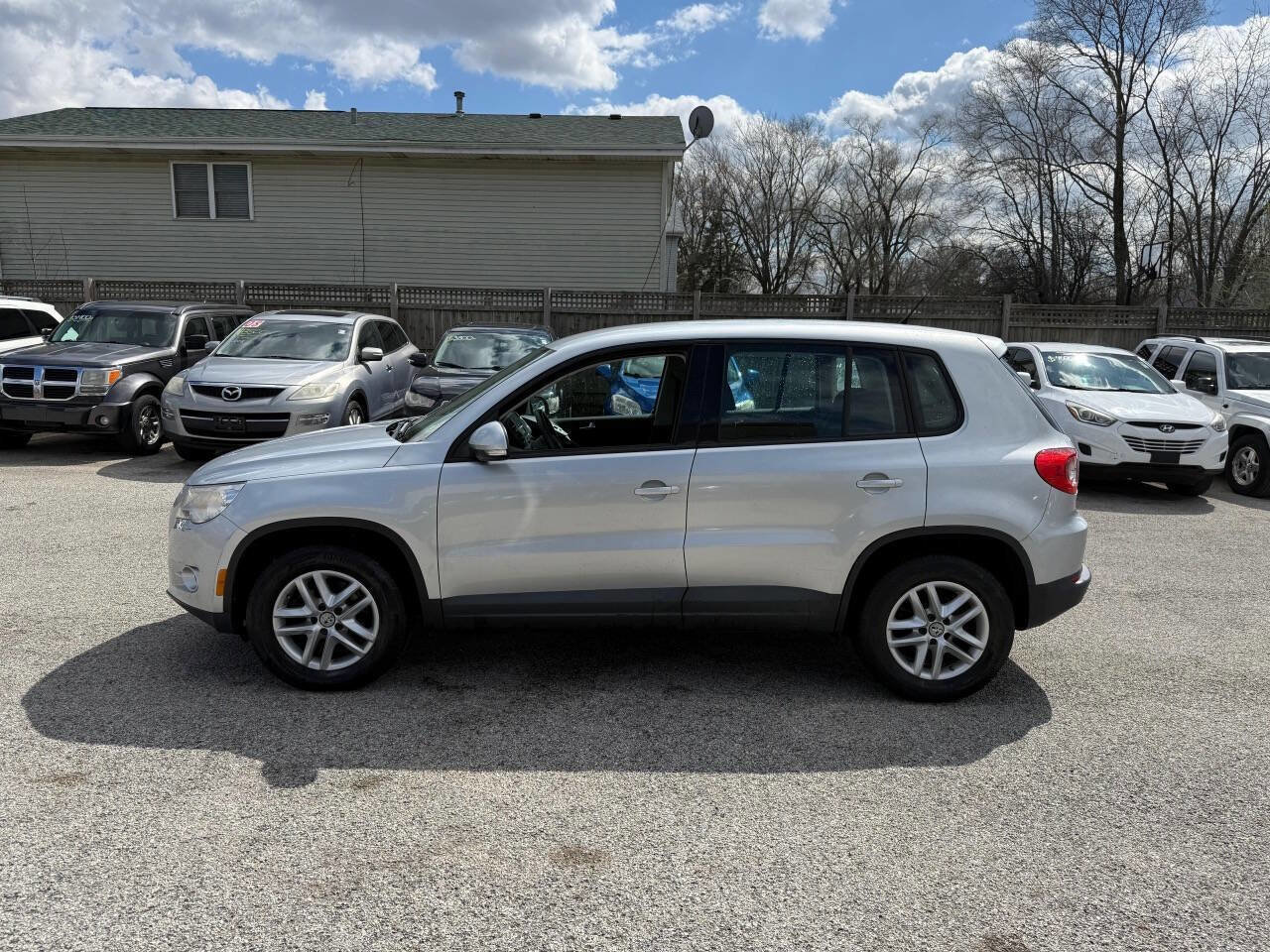 Used 2011 Volkswagen Tiguan SE image 12