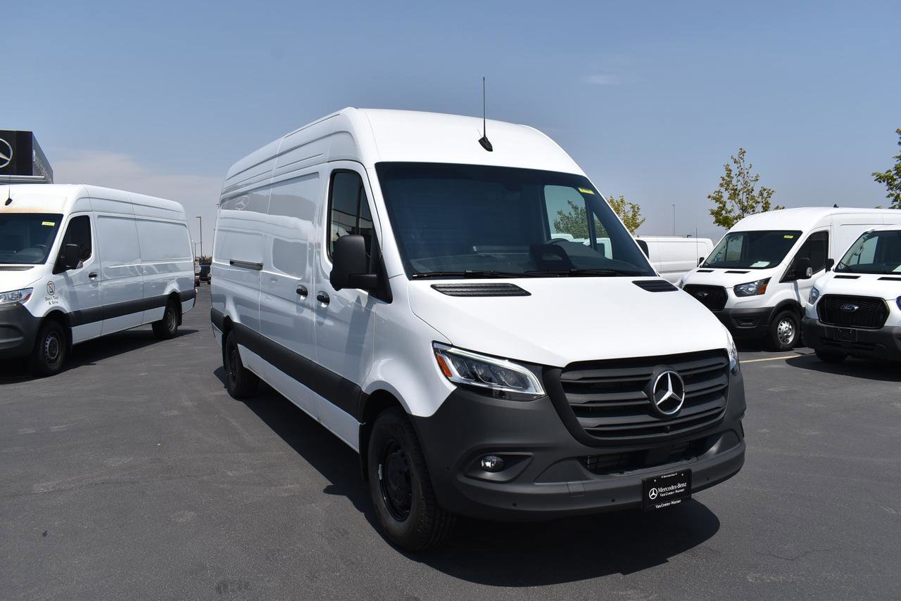 New 2025 Mercedes-Benz Sprinter 2500 image 3