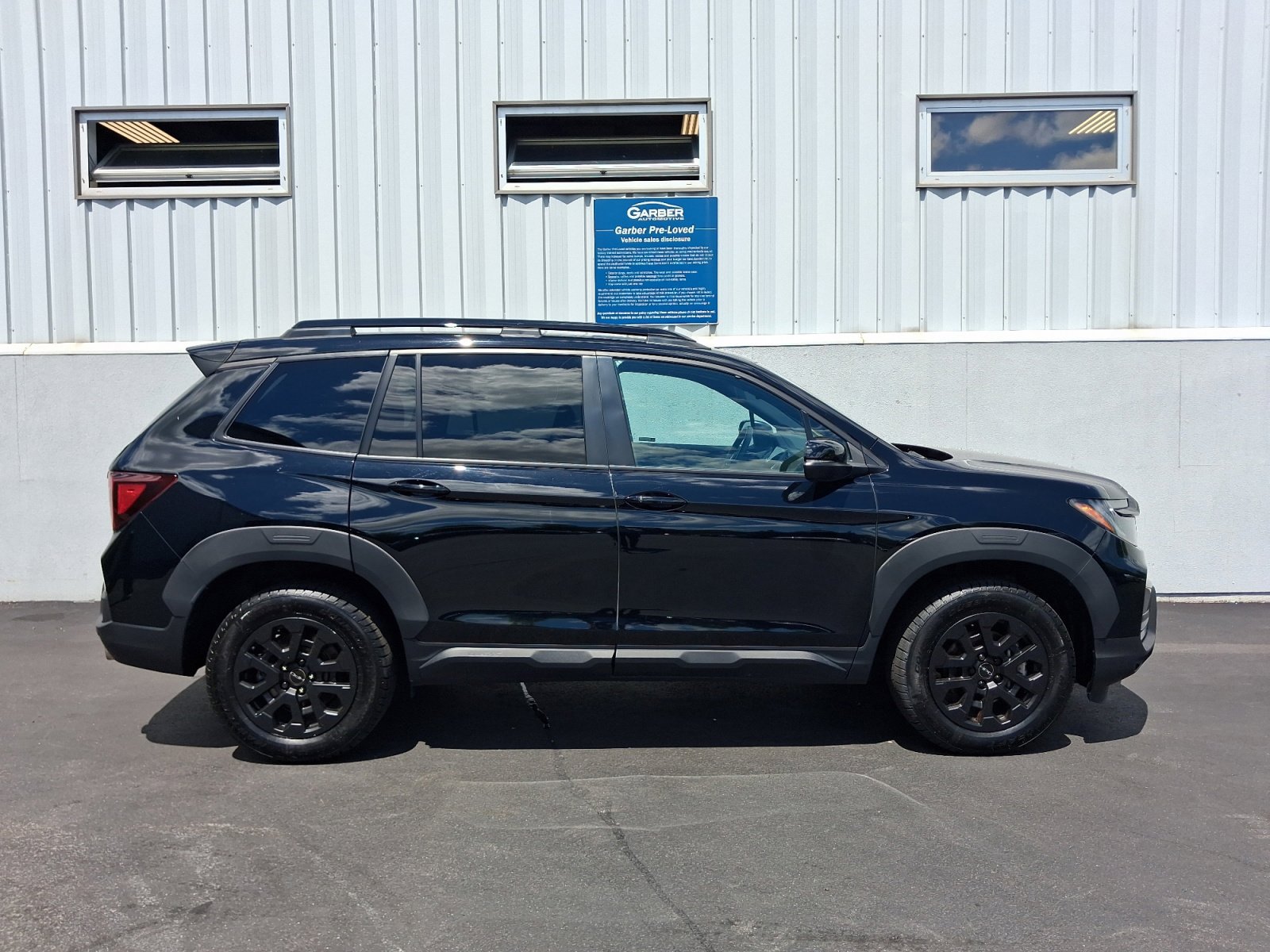 Used 2023 Honda Passport TrailSport image 9