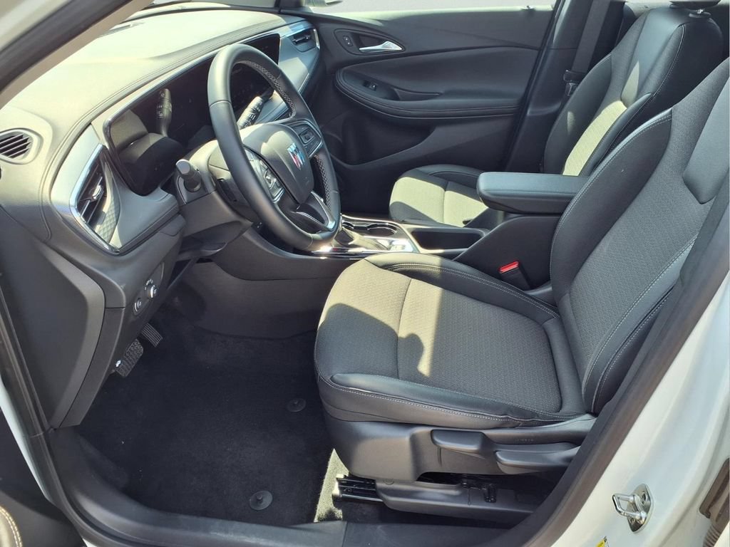 Used 2025 Buick Encore GX Preferred FWD image 20