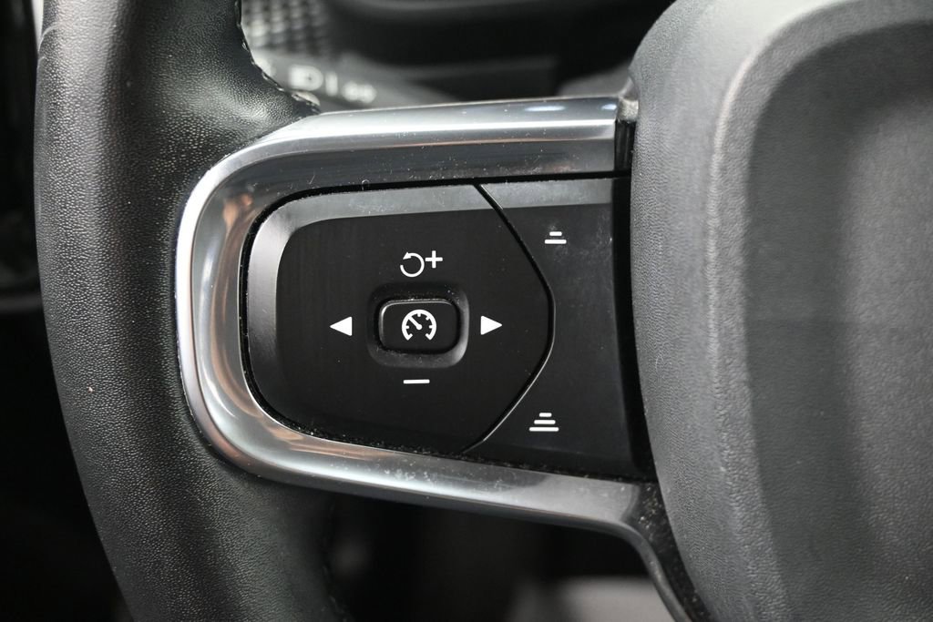 Used 2022 Volvo XC40 P8 Recharge Plus AWD/4WD image 16
