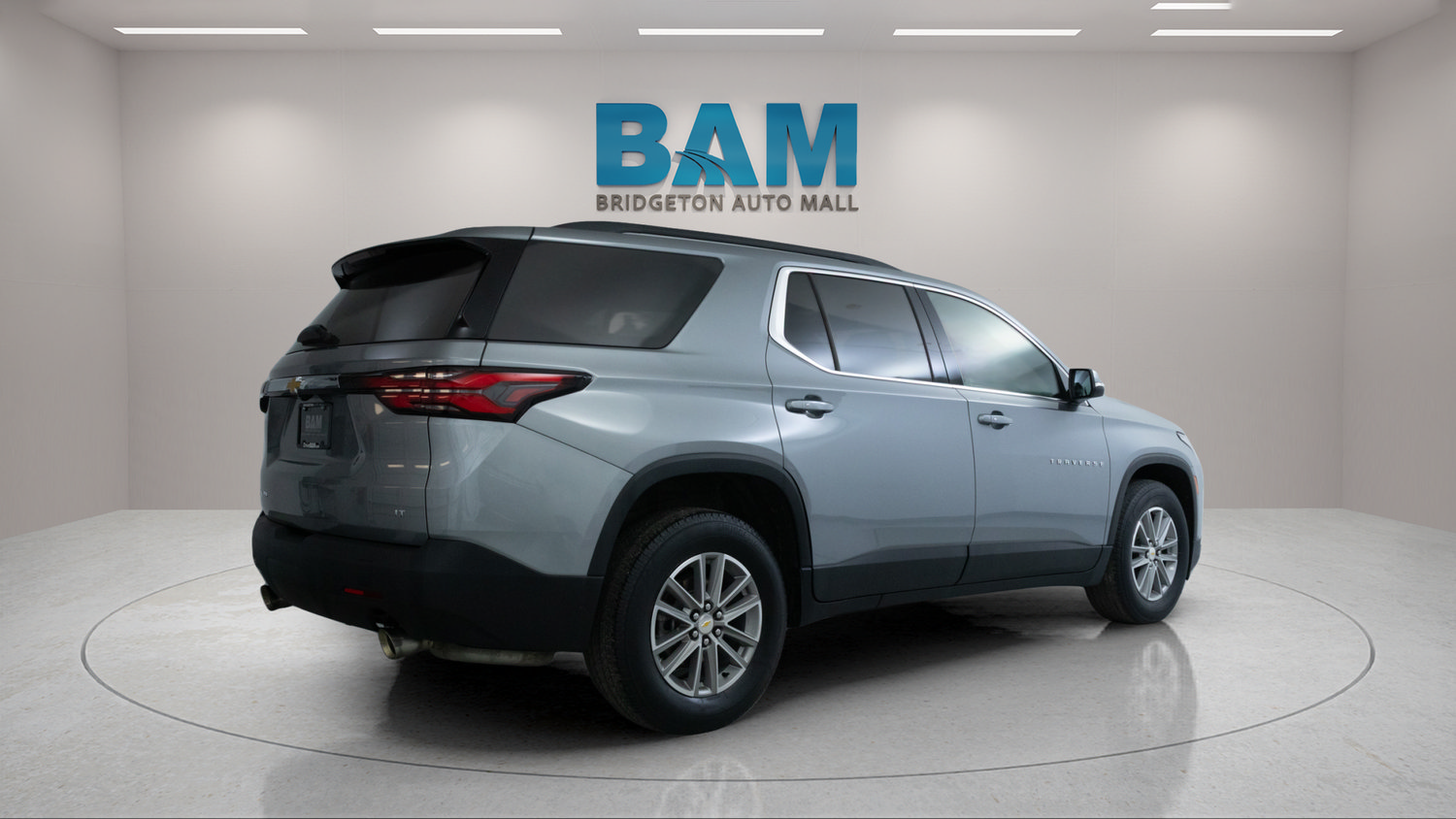 Used 2023 Chevrolet Traverse LT AWD/4WD image 7