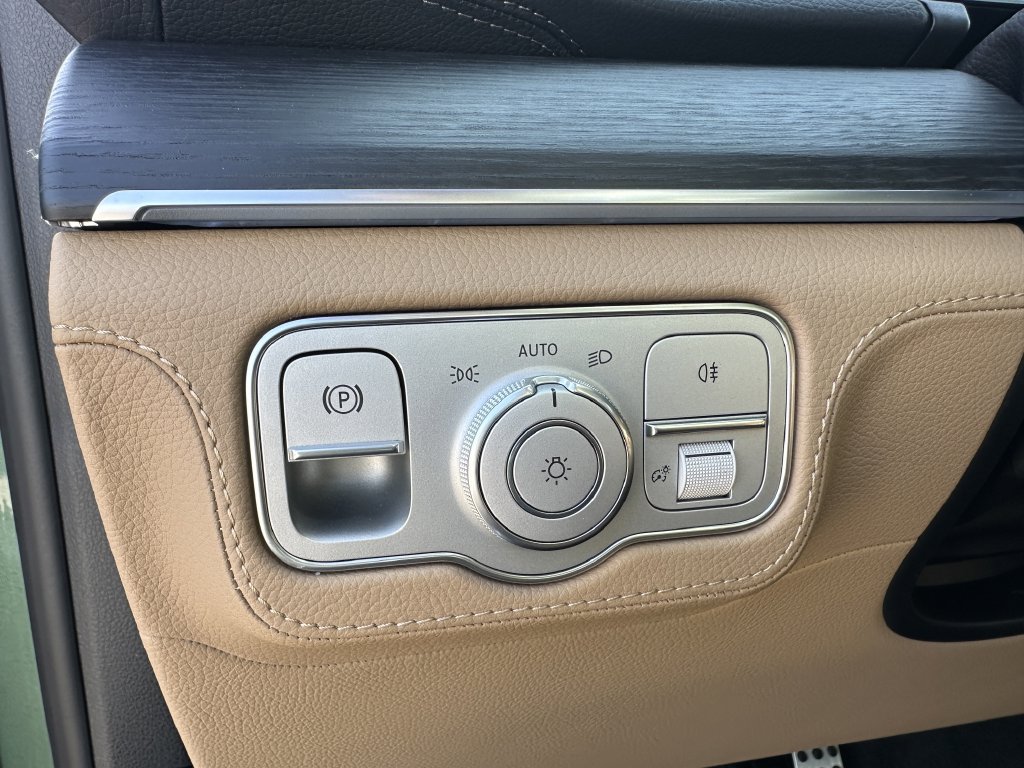 New 2026 Mercedes-Benz GLS 450 4MATIC image 36