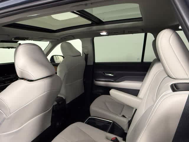 Used 2026 Toyota Grand Highlander AWD image 46