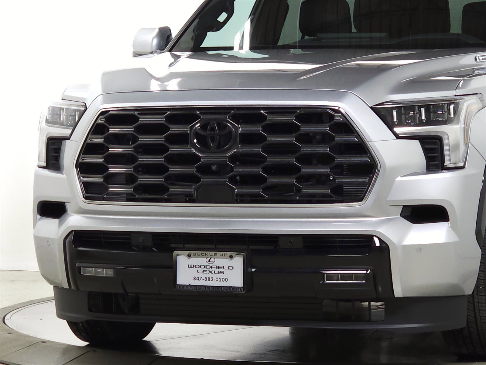 Used 2025 Toyota Sequoia Platinum image 4