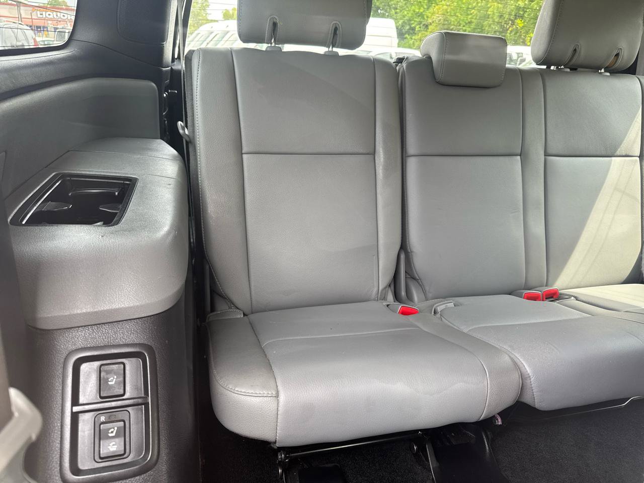 Used 2015 Toyota Sequoia SR5 w/ Premium Package AWD/4WD image 30