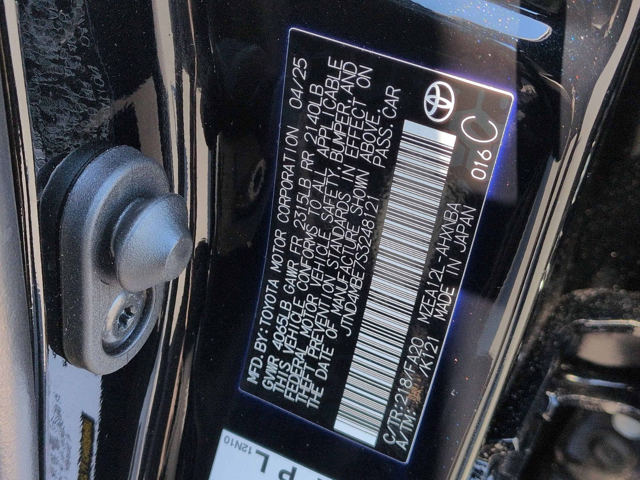 Used 2025 Toyota Corolla SE w/ SE Package FWD image 33