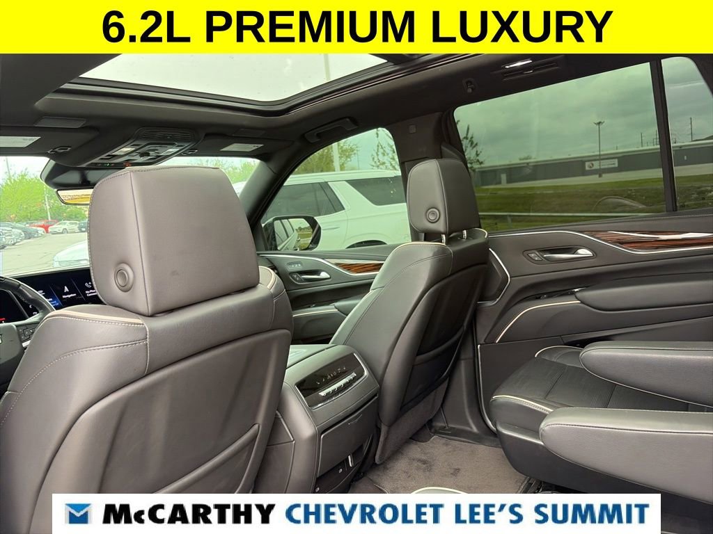 Used 2023 Cadillac Escalade Premium Luxury w/ LPO, Illumination Package AWD/4WD image 55