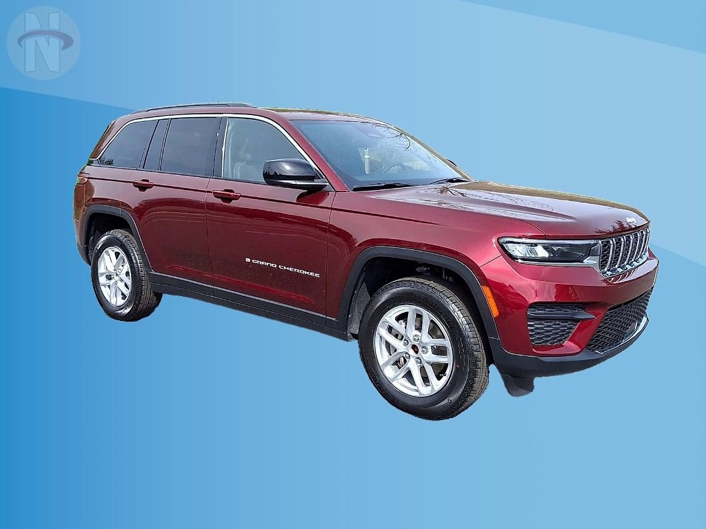 Used 2025 Jeep Grand Cherokee Laredo X w/ Luxury Tech Group I AWD/4WD image 2