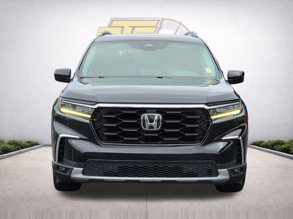 Used 2023 Honda Pilot Touring image 3
