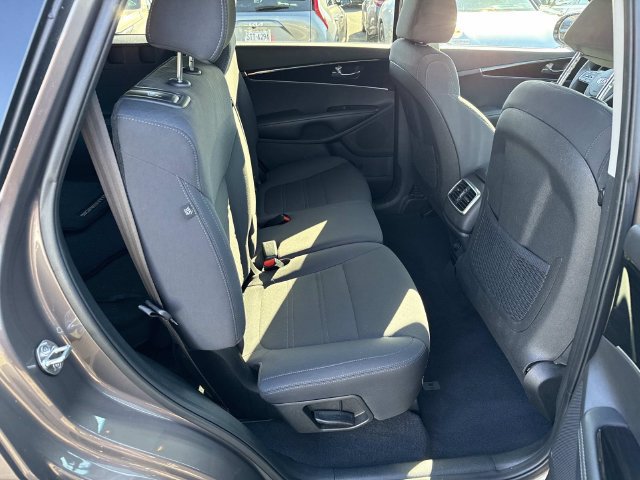 Used 2019 Kia Sorento AWD image 11