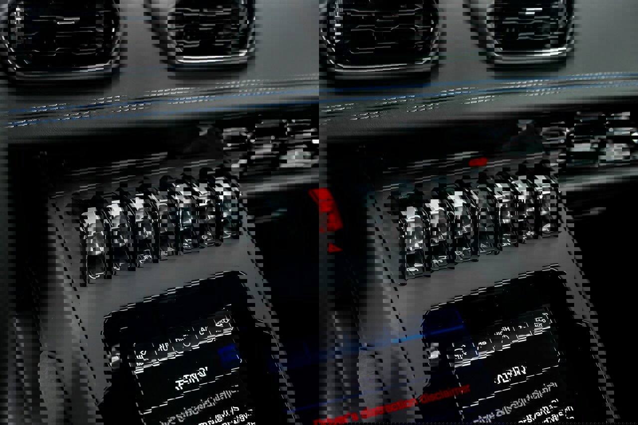 Used 2020 Lamborghini Huracan EVO image 35