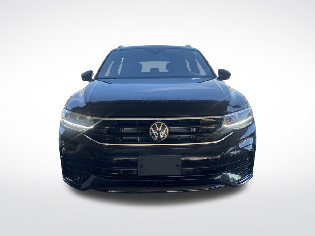 Used 2024 Volkswagen Tiguan SE R-Line w/ MDO Package, Two-Row AWD/4WD image 2