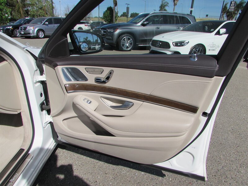 Used 2015 Mercedes-Benz S 550 Sedan image 28