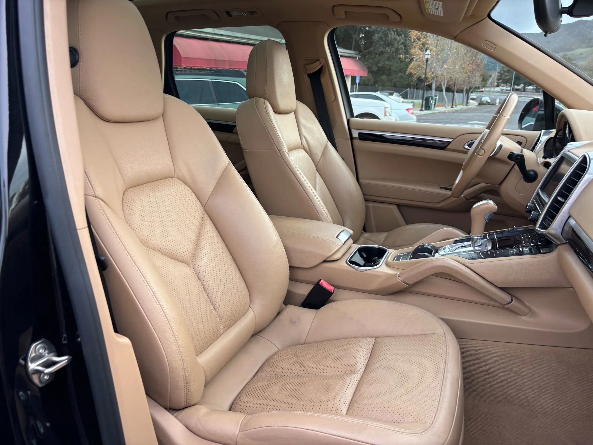 Used 2014 Porsche Cayenne S image 11