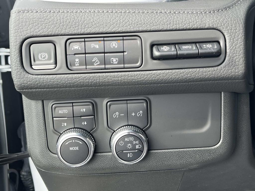 Used 2023 GMC Yukon XL Denali image 29