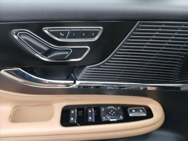 Used 2022 Lincoln Corsair Reserve w/ Equipment Group 201A image 18