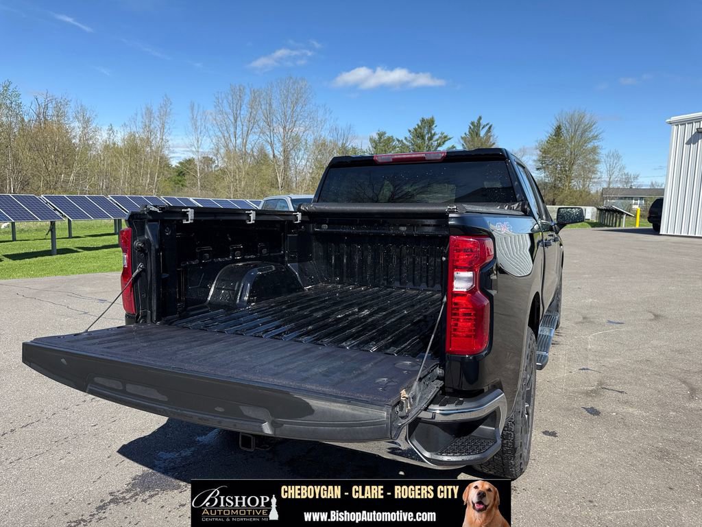 Used 2023 Chevrolet Silverado 1500 LT AWD/4WD image 9
