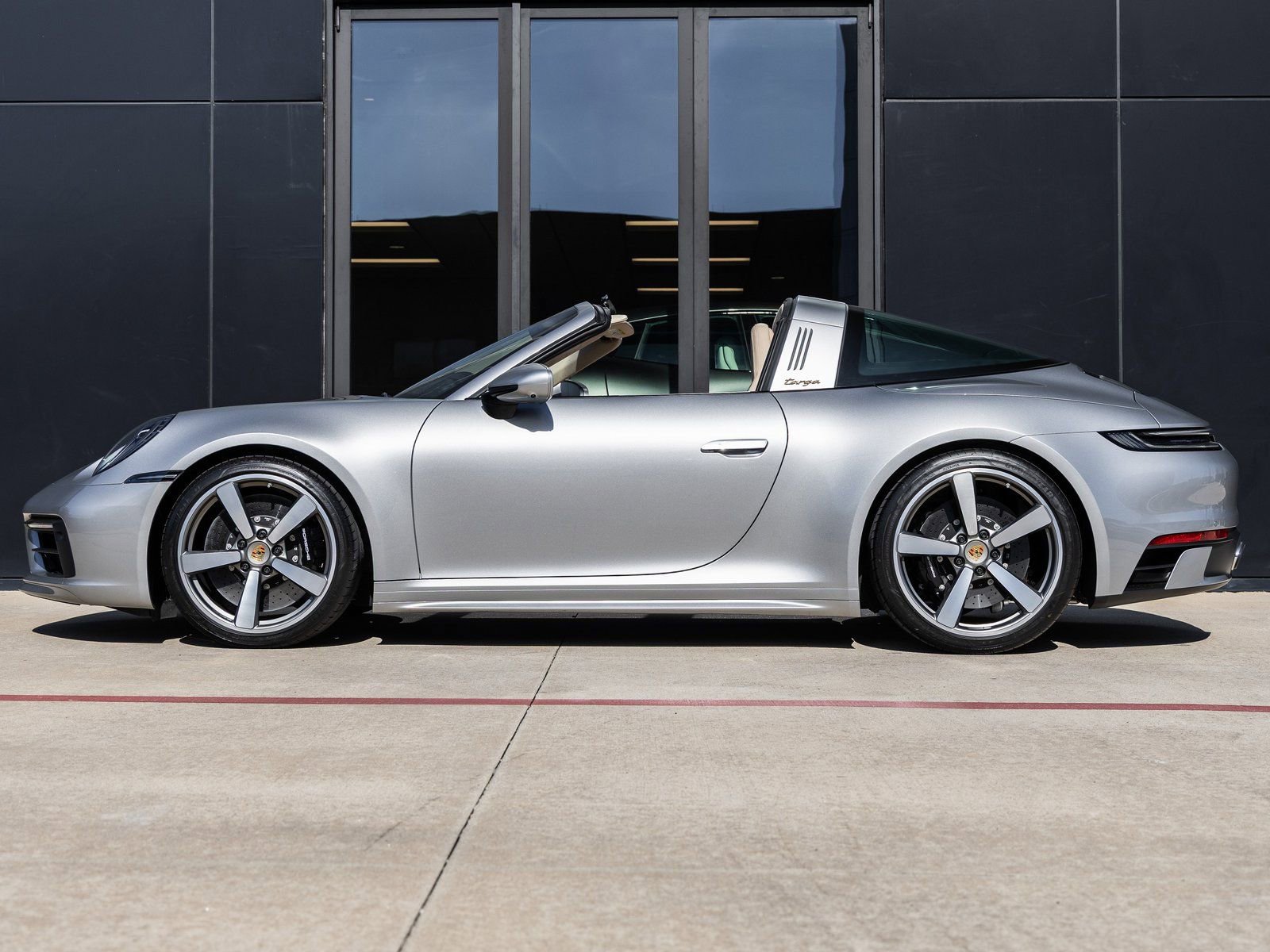 Certified 2021 Porsche 911 Targa 4S Heritage Design image 2