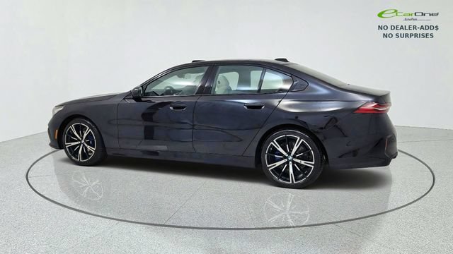 Used 2027 BMW 530i w/ M Sport Package RWD image 5