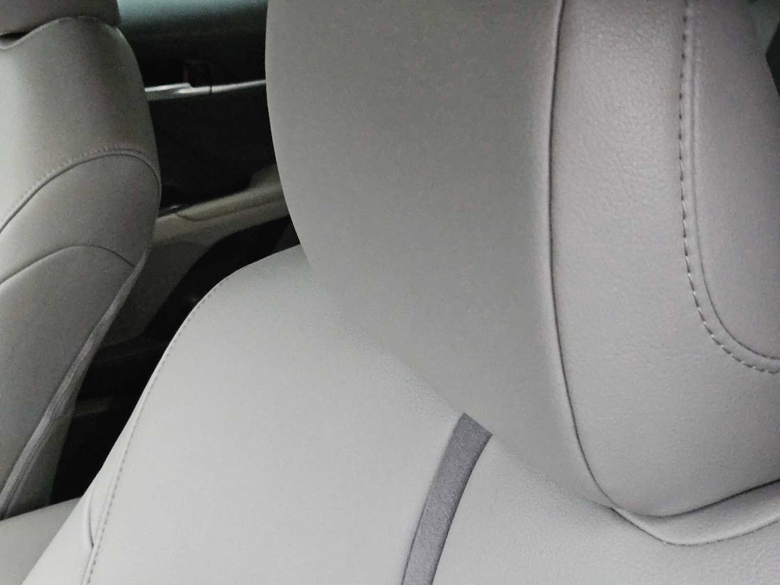 Used 2019 Toyota Camry SE w/ Sunroof Package image 15