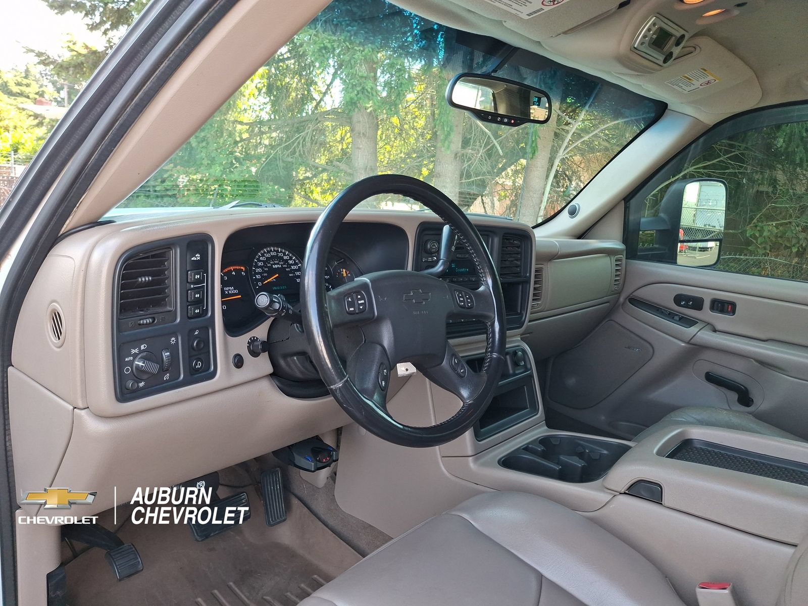 Used 2005 Chevrolet Silverado 2500 LT w/ Heavy-Duty Power Package AWD/4WD image 15