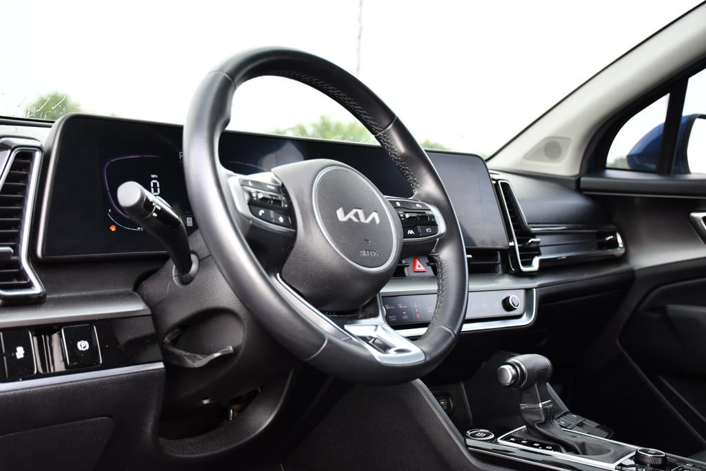 Used 2023 Kia Sportage EX FWD image 14