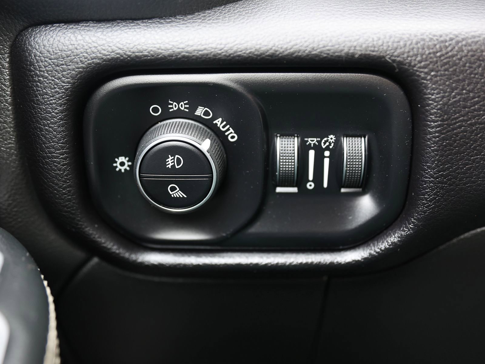 Used 2024 RAM 2500 Laramie image 38