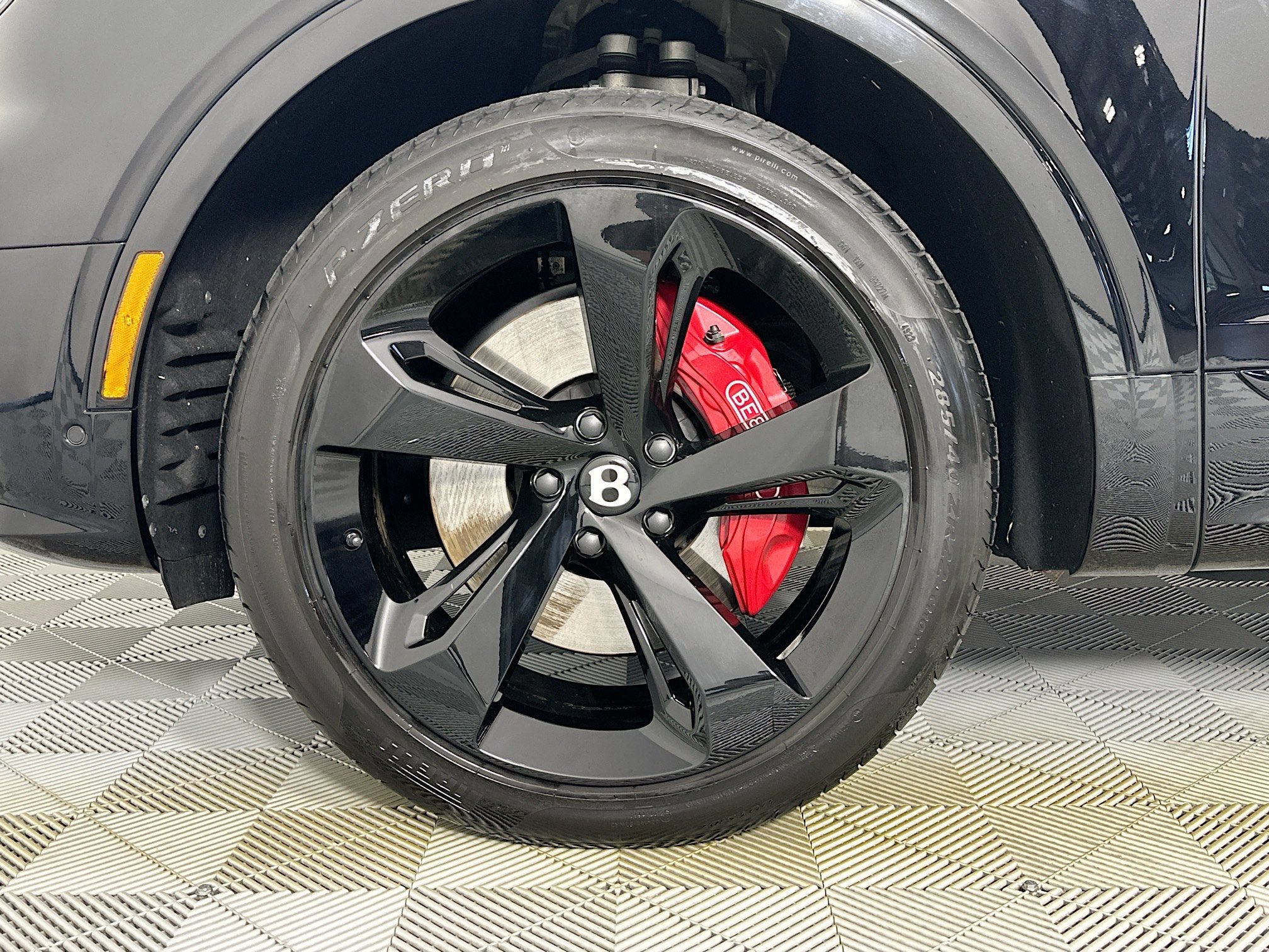 Certified 2024 Bentley Bentayga Extended Wheelbase AWD/4WD image 6