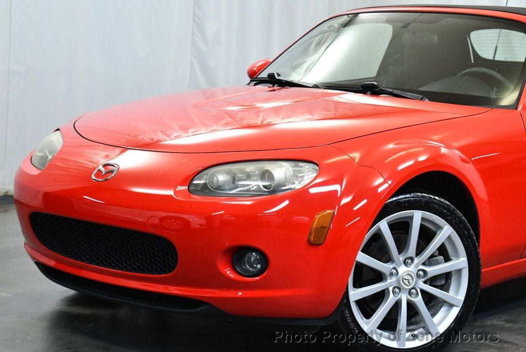 Used 2006 MAZDA MX-5 Miata Sport w/ Suspension Pkg RWD image 2