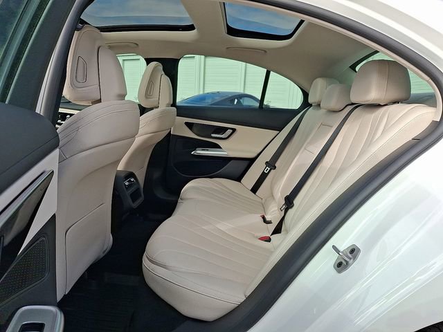 Used 2025 Mercedes-Benz E 350 Sedan image 10