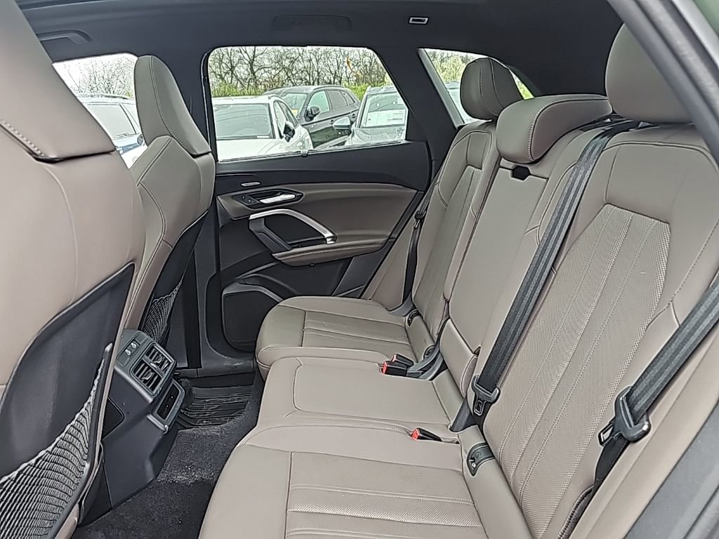 Certified 2025 Audi Q5 Premium Plus w/ Premium Plus image 11