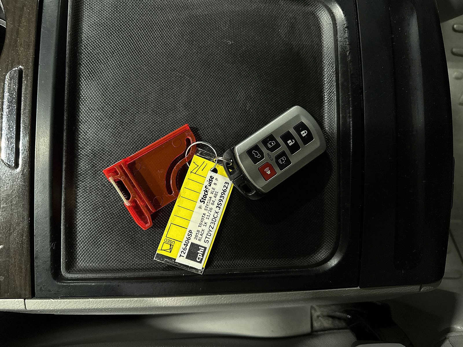 Used 2018 Toyota Sienna XLE w/ XLE Navigation Package image 37