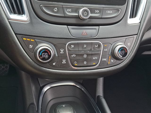 Certified 2018 Chevrolet Malibu Premier w/ Premier Sun and Wheel Package FWD image 16