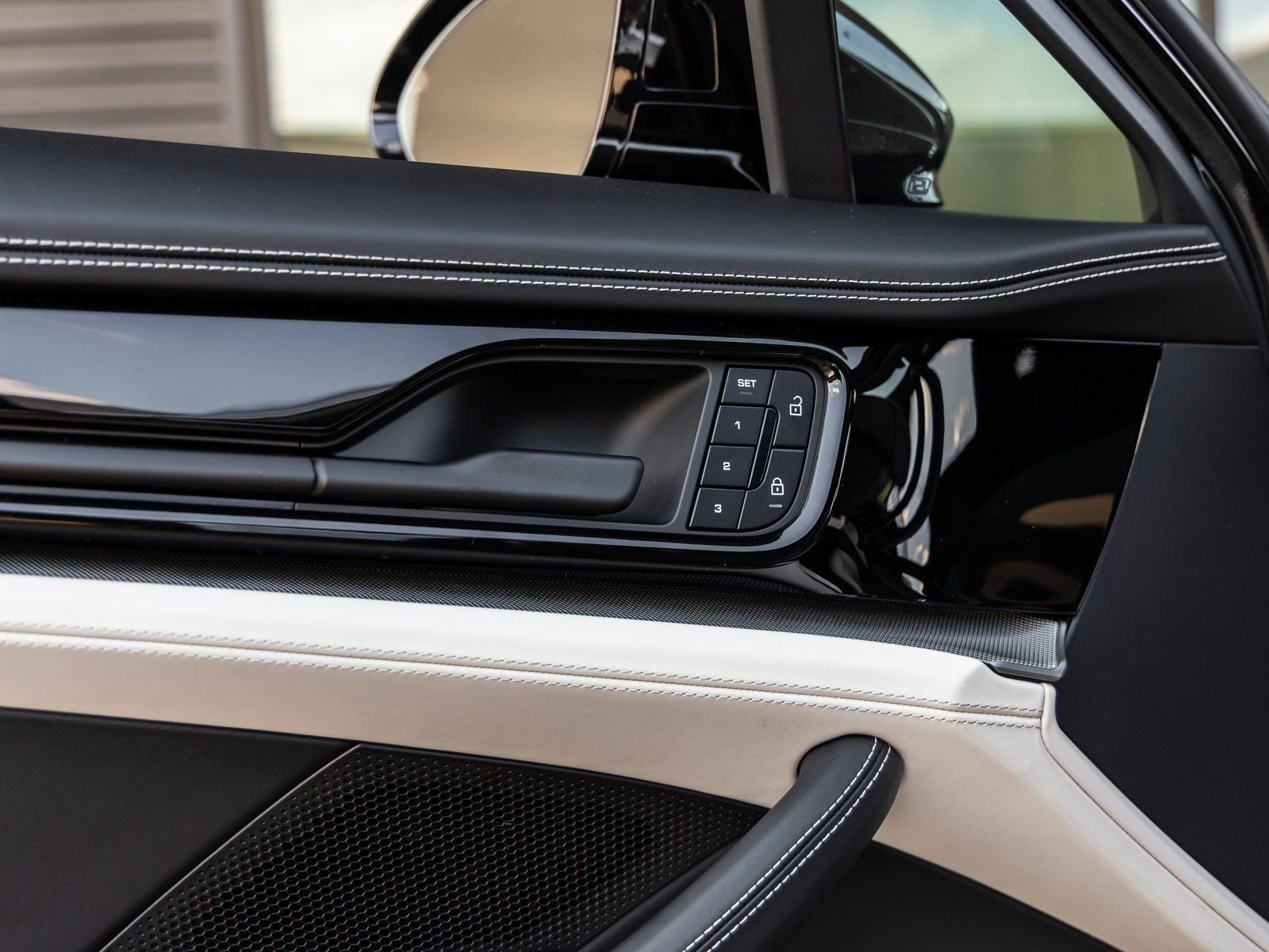 Certified 2025 Porsche Panamera image 22