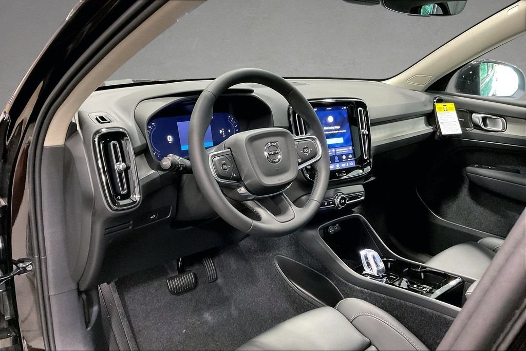 New 2026 Volvo XC40 B5 Ultra w/ Protection Package Premier AWD/4WD image 7
