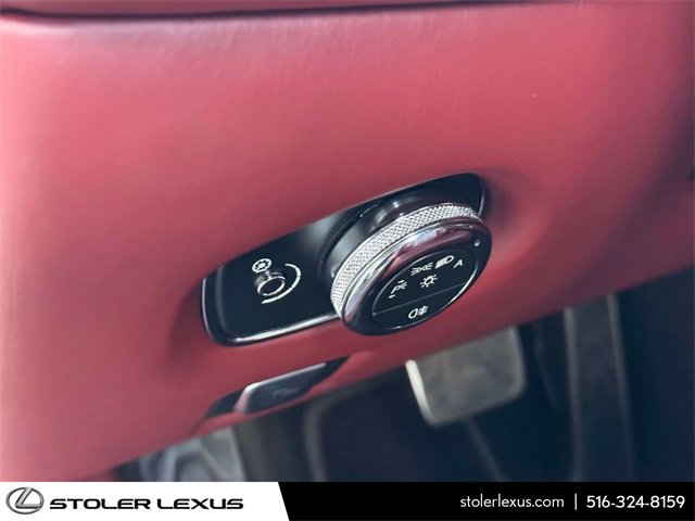 Used 2018 Aston Martin DB11 Coupe image 20