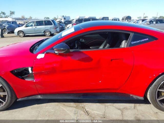 Used 2019 Aston Martin V8 Vantage Coupe RWD image 11