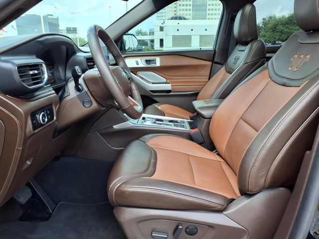 Used 2024 Ford Explorer King Ranch w/ Technology Package RWD image 4