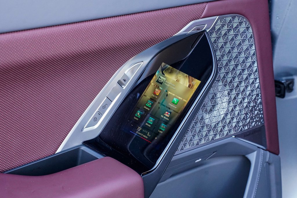 Used 2023 BMW 760i xDrive image 18