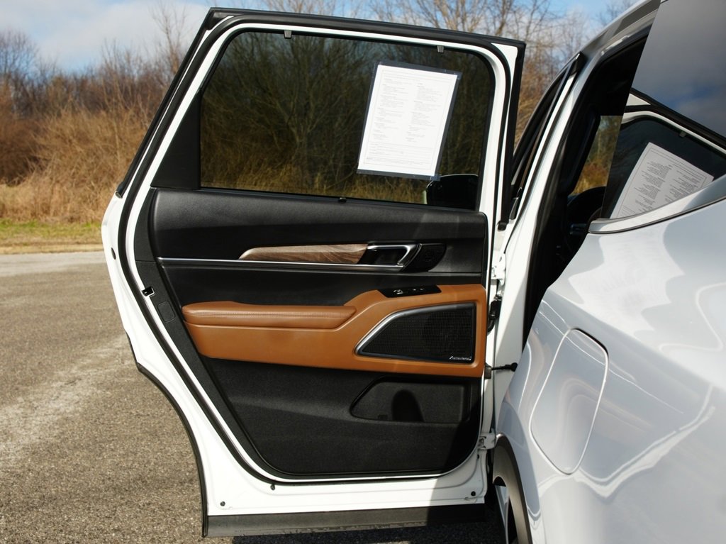 Used 2020 Kia Telluride SX w/ SX Prestige Package image 23