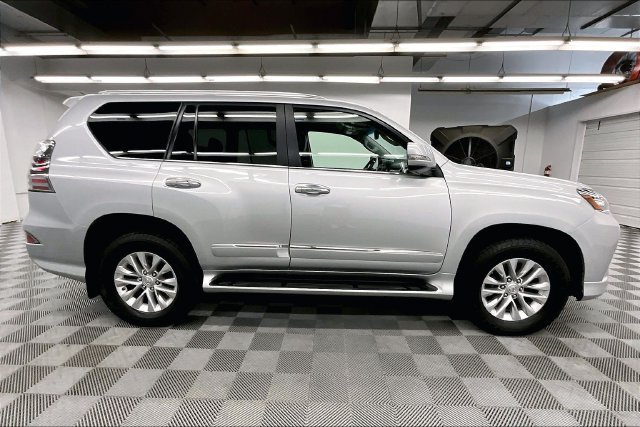 Used 2018 Lexus GX 460 Premium w/ Premium Package AWD/4WD image 16